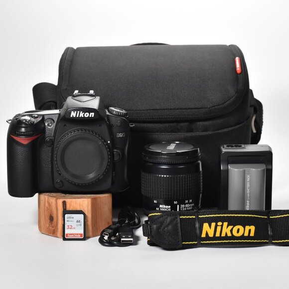 Nikon D90 SLR Digital Camera 12.3MP 18-55mm Lens HD Video 6737 Clicks 32GB SD - Picture 1 of 16
